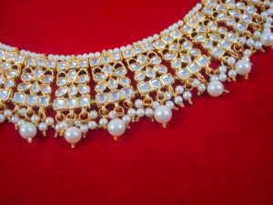NK91B Daphne Wedding Wear Pearl Kundan Necklace pattren view